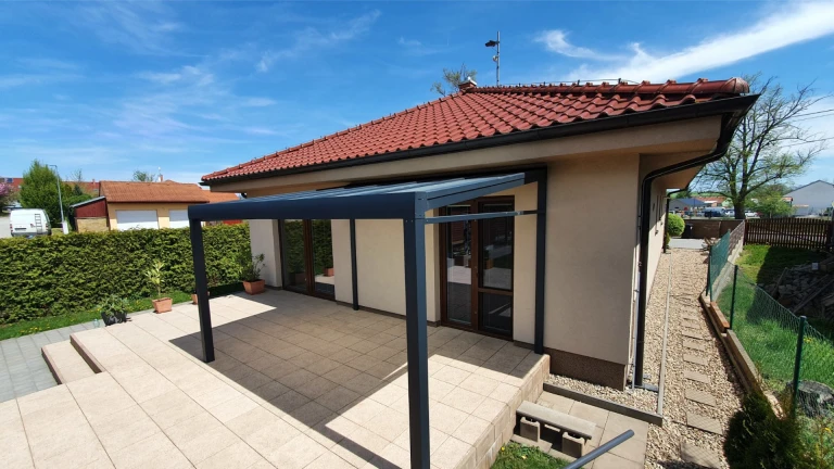 Alumínium pergola ROBUST + üvegezés STANDARD - Vyškov